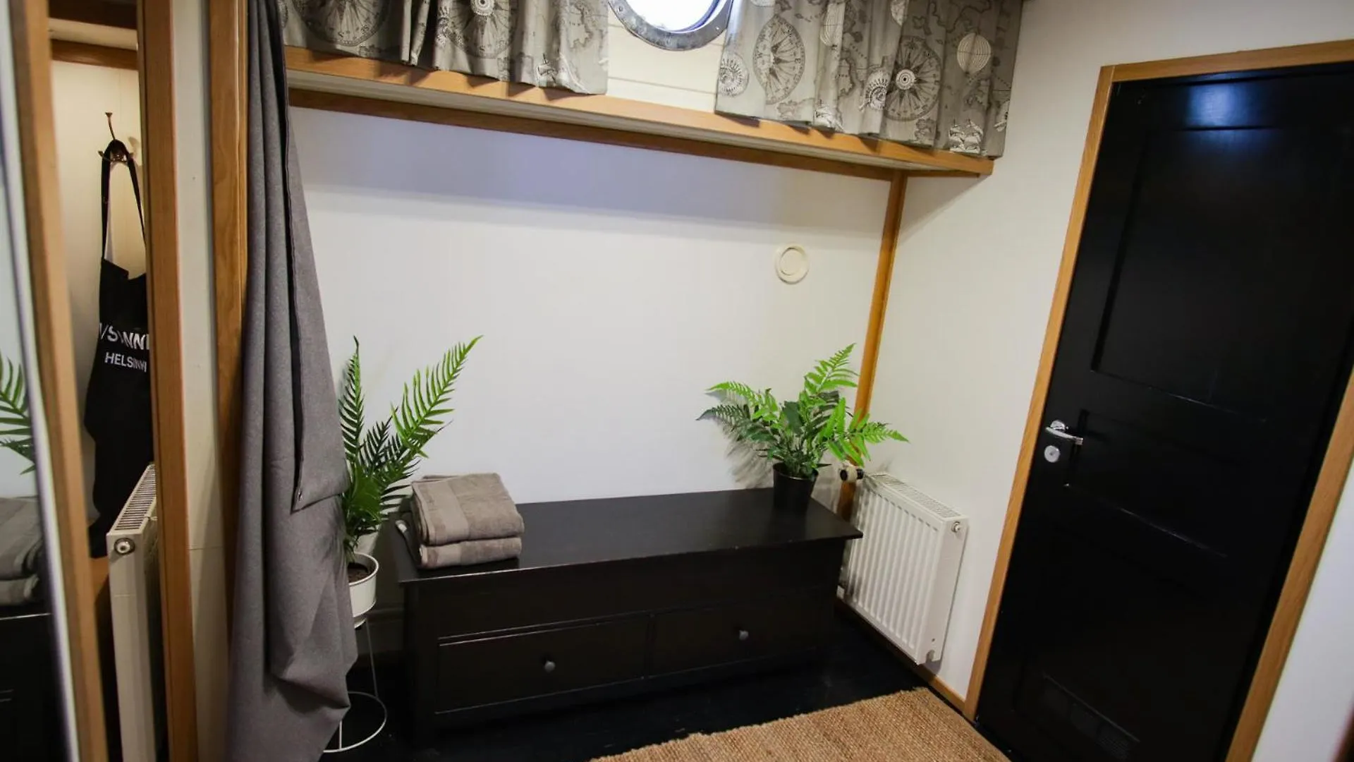 Spacious Dutch Houseboat Helsinki