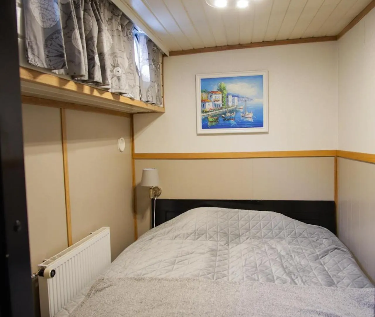 Spacious Dutch Houseboat Helsinki